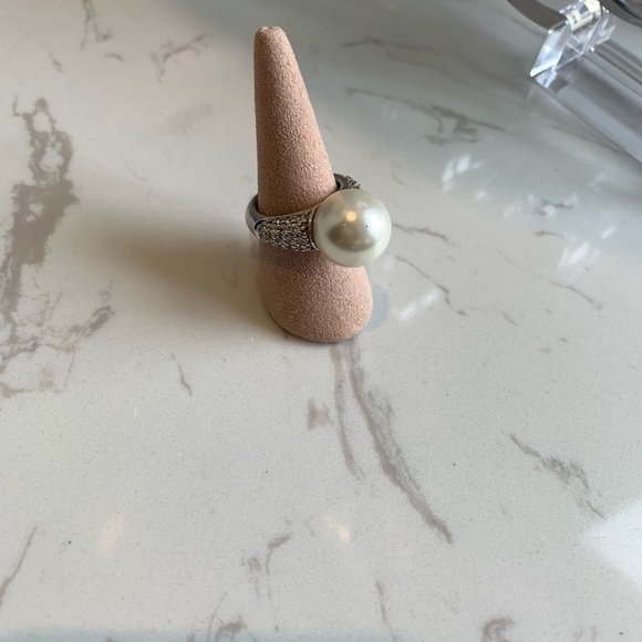 Sterling silver & Faux Pearl Ring - Picture 2 of 9